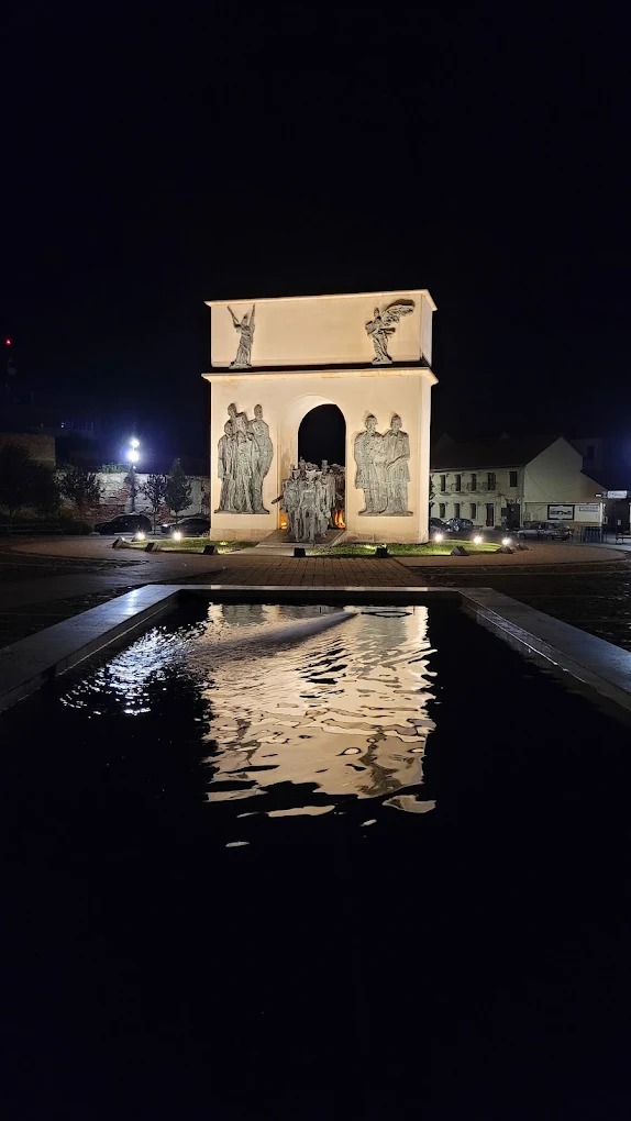 Arad (2)