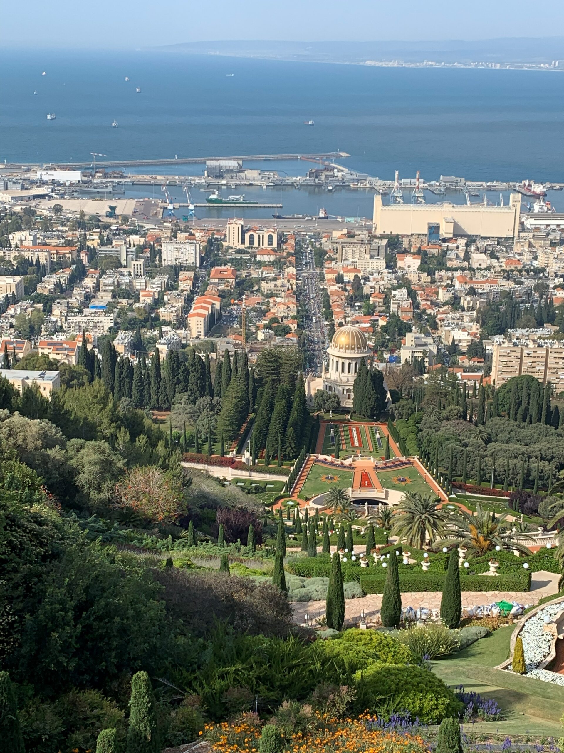 הגנים הבהאיים ומפרץ חיפה מראש הכרמל